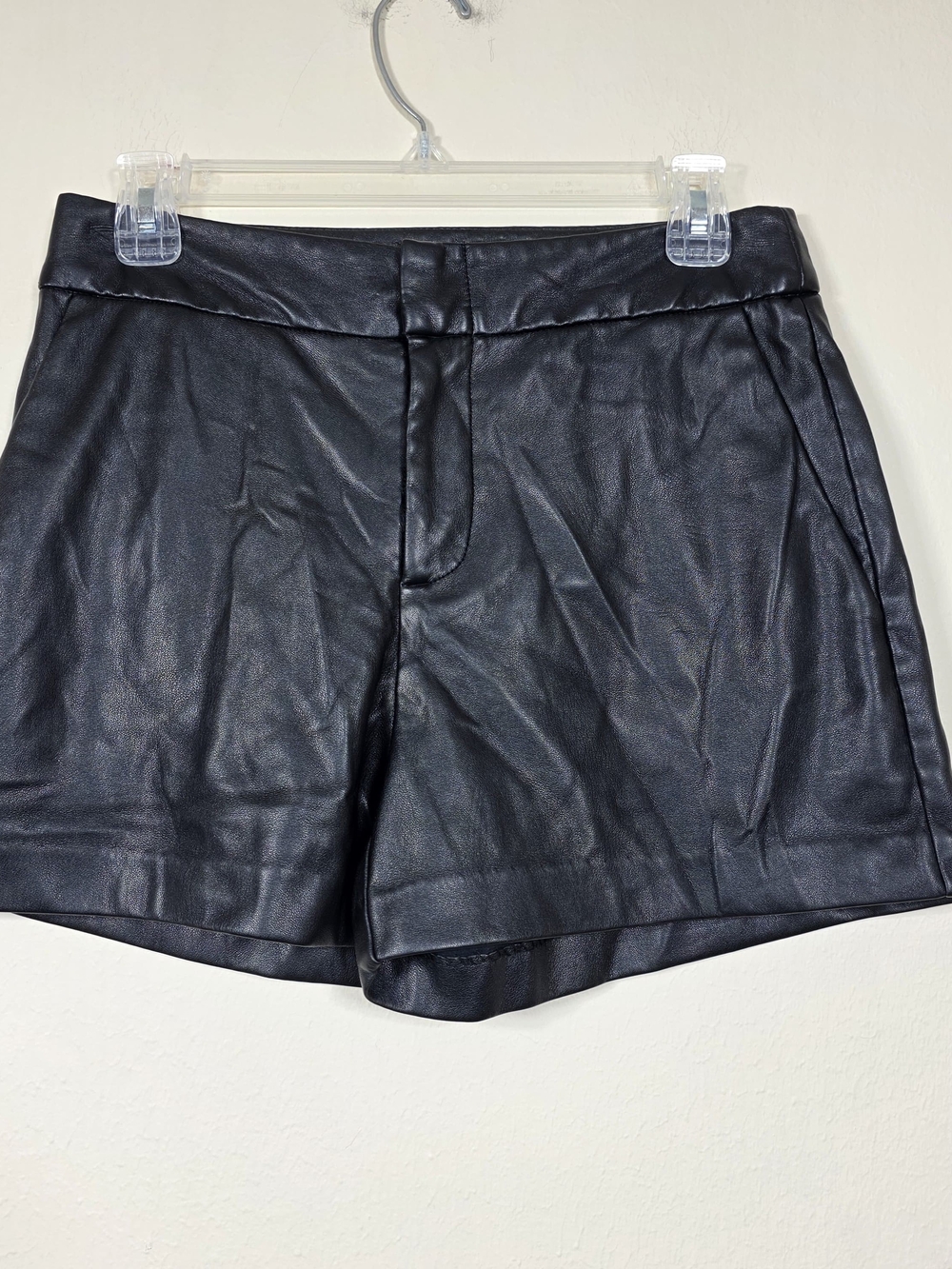 FIFTEEN TWENTY FAUX LEATHER SHORTS SIZE 8